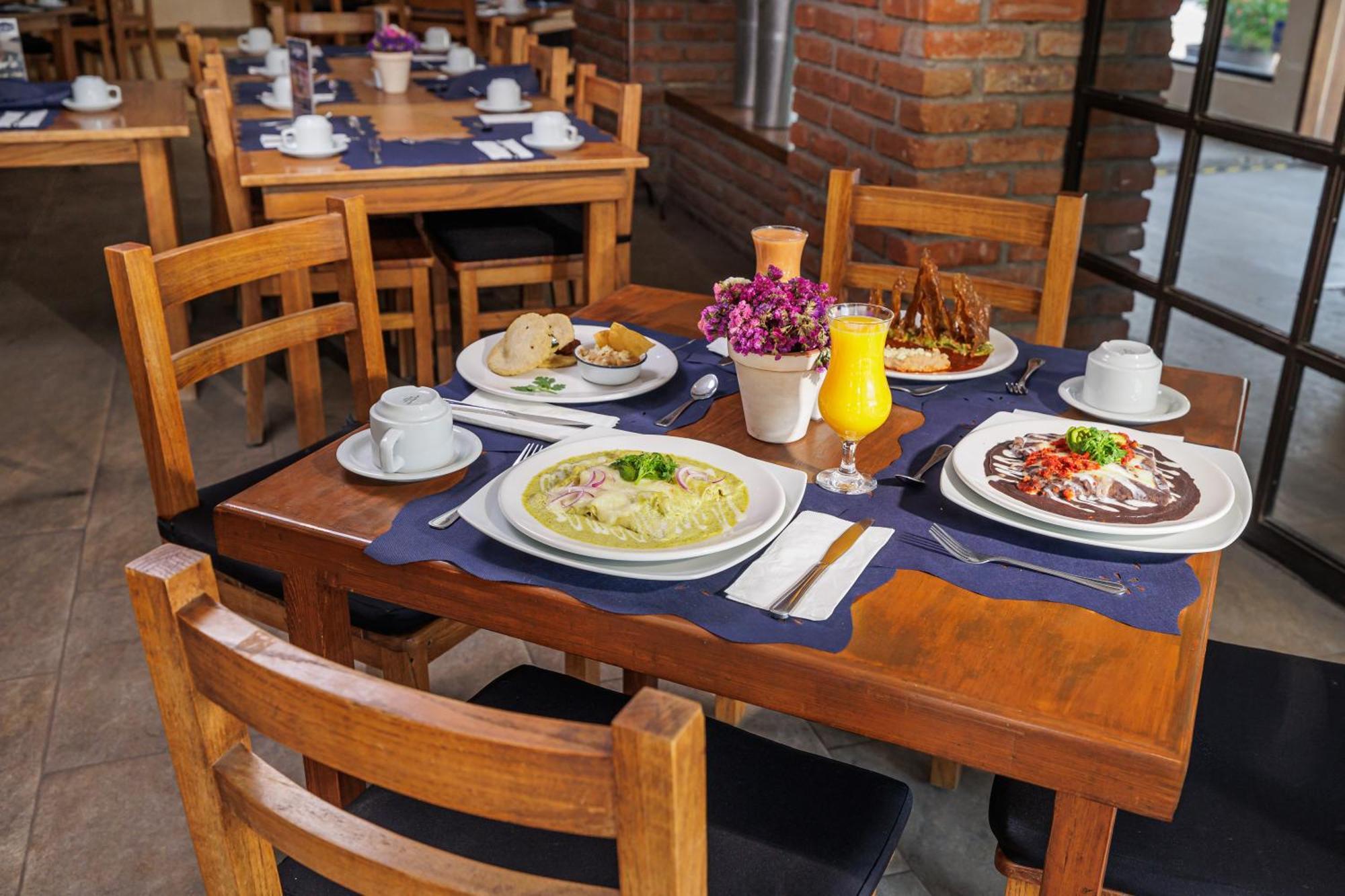 Hotel Suites Mexico Plaza Leon Campestre Екстер'єр фото