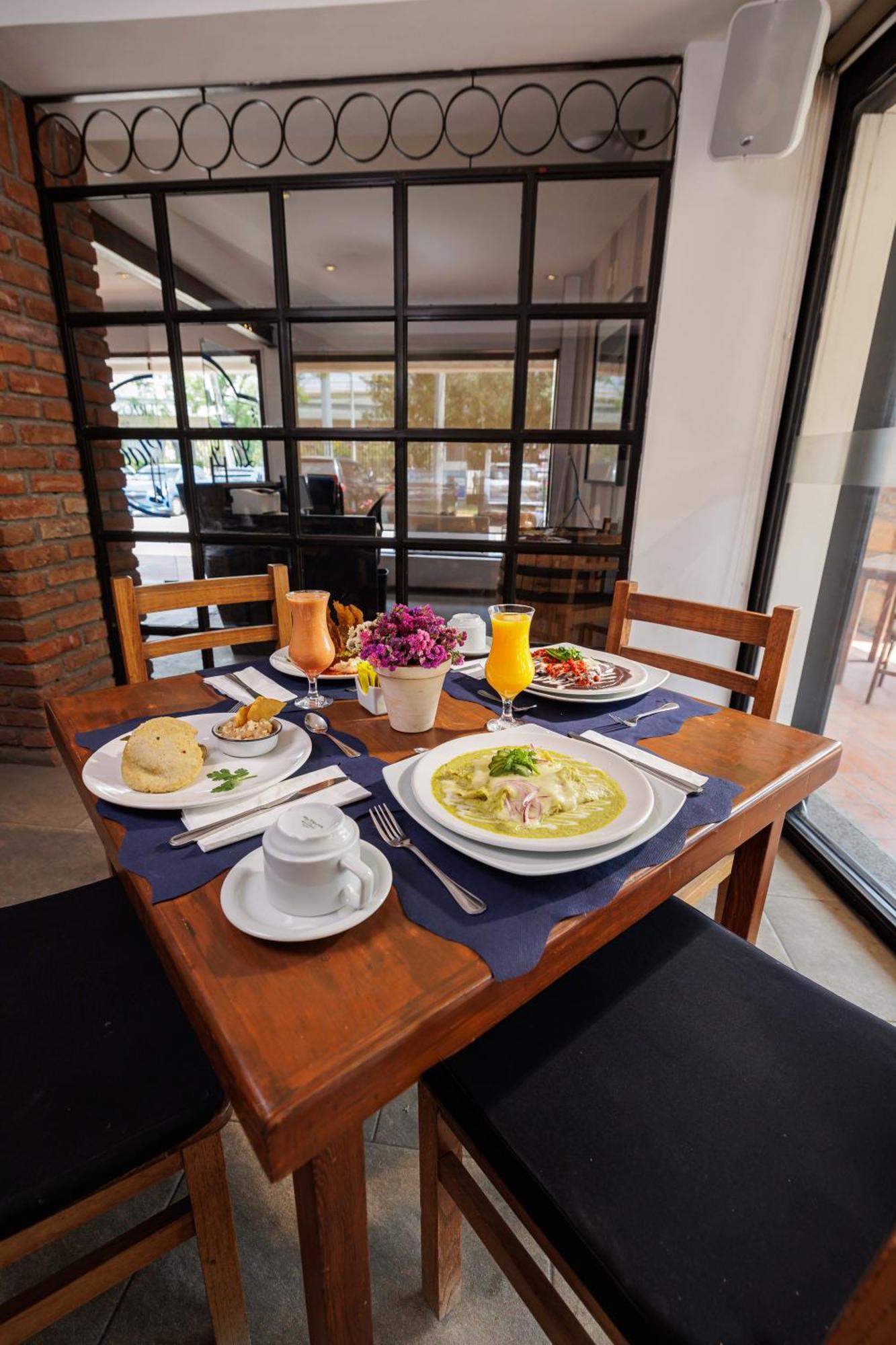 Hotel Suites Mexico Plaza Leon Campestre Екстер'єр фото