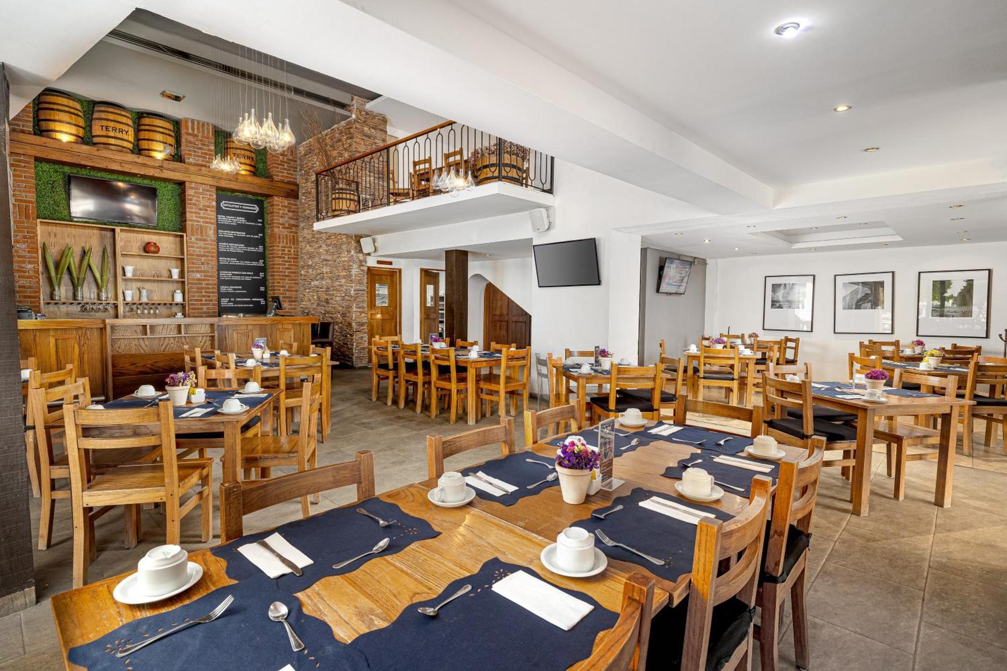 Hotel Suites Mexico Plaza Leon Campestre Екстер'єр фото